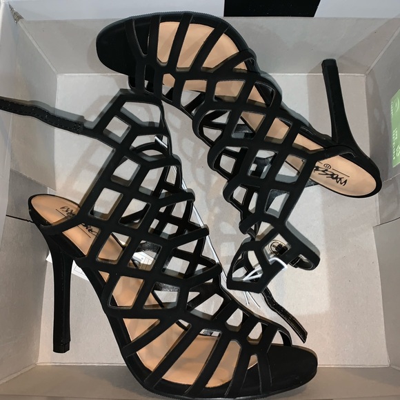 SOLD🚫 - Picture 3 of 5